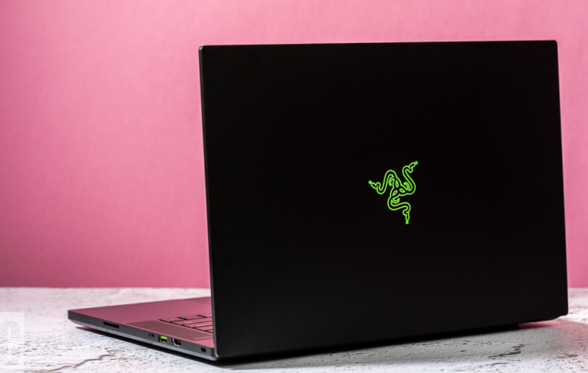 Razer Blade 15 Base Gaming Laptop 2020 Intel Core i7-10750H ,6GB NVIDIA GeForce GTX 1660 Ti,16GB RAM, 512 SSD, Chroma RGB Lighting, Black, Windows 11