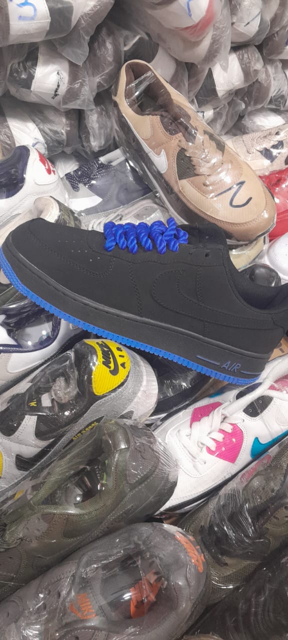 llatest AIRFORCE suend🥰high quality airforce one classic fasioned sneakers,UNISEX air force one suend shoes breatherble new arrival all season wearing airforce 1 ladies and men . very cute sneakers