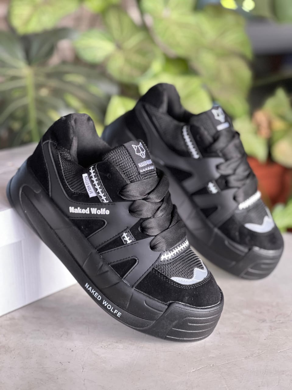 LATEST/ORIGINAL/🔥🔥 High quality naked WOLF ⚡L breatherble sneakers Multicoloured fashioned UNISEX ladies mens and kids fashioned classic sneakers shoes🔥all colours available very 🔥NAKED WOLF🔥