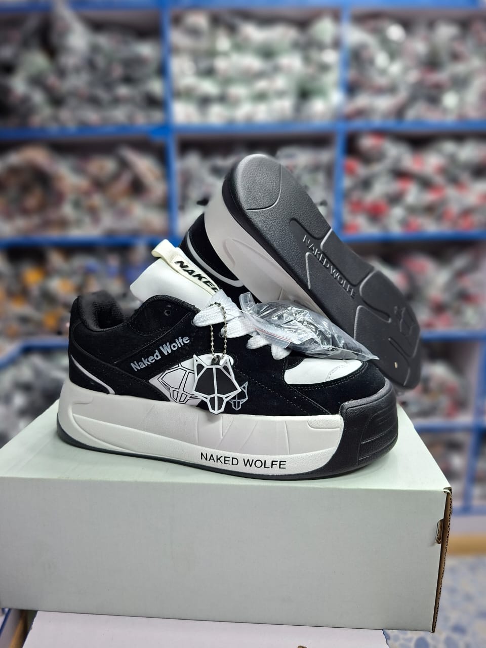 LATEST/ORIGINAL/🔥🔥 High quality naked WOLF ⚡L breatherble sneakers Multicoloured fashioned UNISEX ladies mens and kids fashioned classic sneakers shoes🔥all colours available very 🔥NAKED WOLF🔥