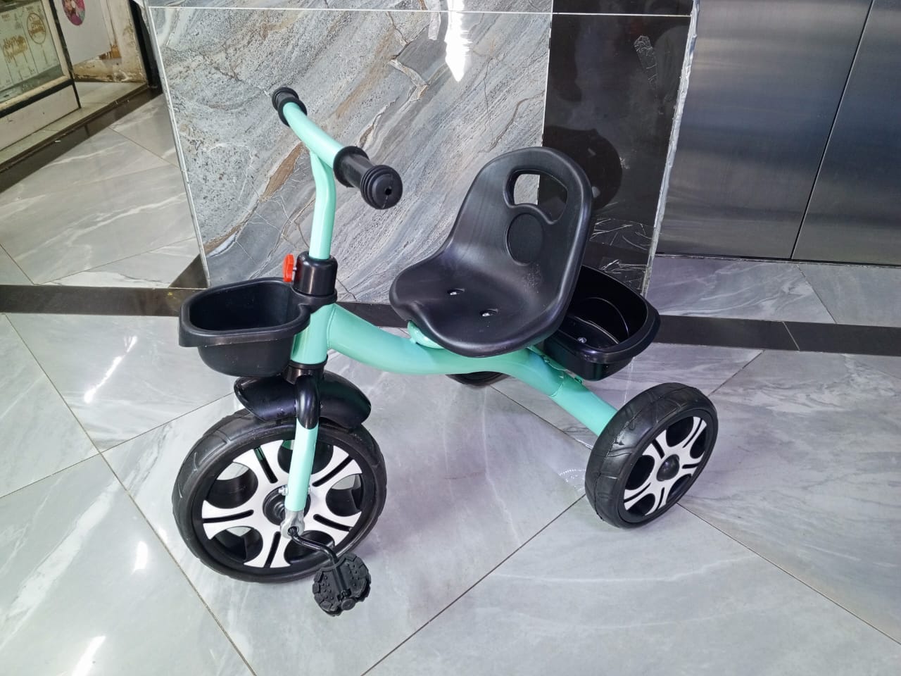 KIDS TRICYCLE. Kids Bike Tricycle Bicycle For Children 1-5 Years