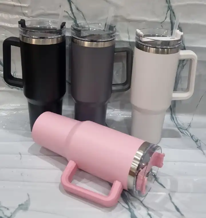 Stanley cup Stainless Steel Tumbler with Handle & Straw Lid, Insulated Reusable Stainless Steel Travel Mug double wall vacuum insulation technology, keeping your drinks at the perfect temp