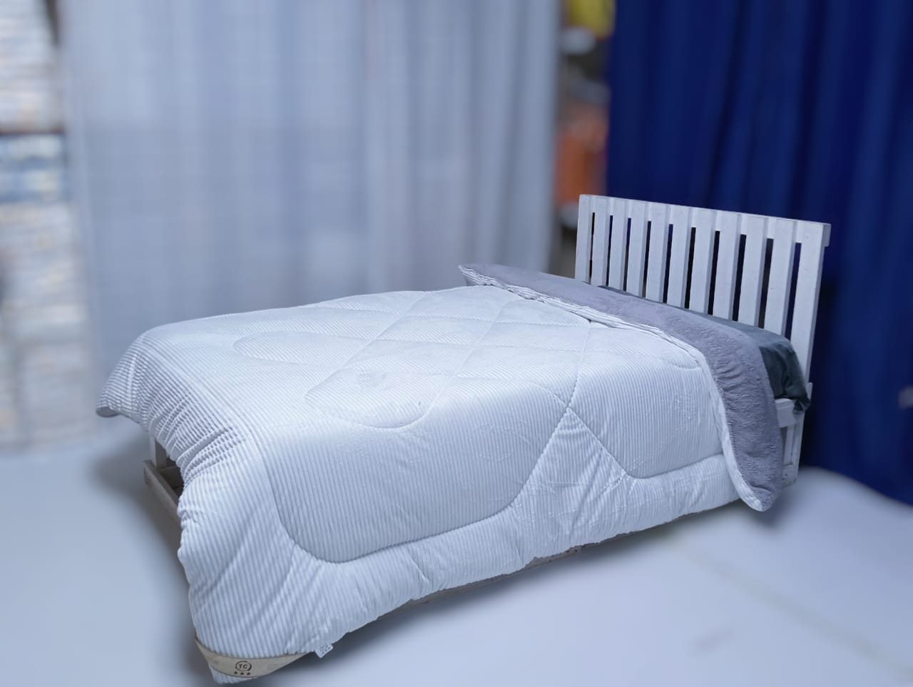 Single Velvet Woolen Duvet 5 X 6 Feet