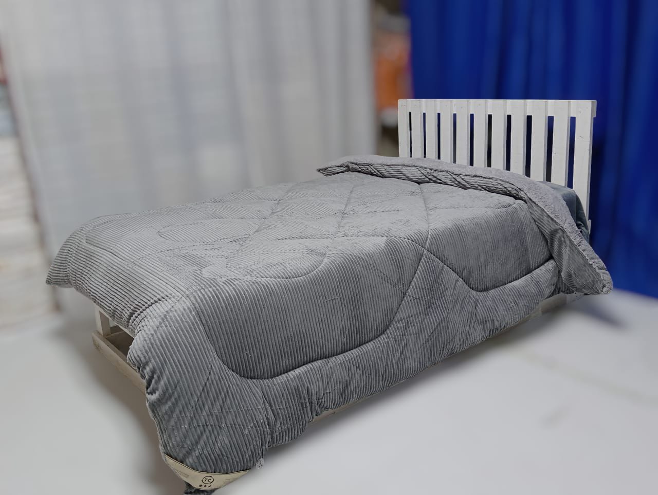 Single Velvet Woolen Duvet 5 X 6 Feet