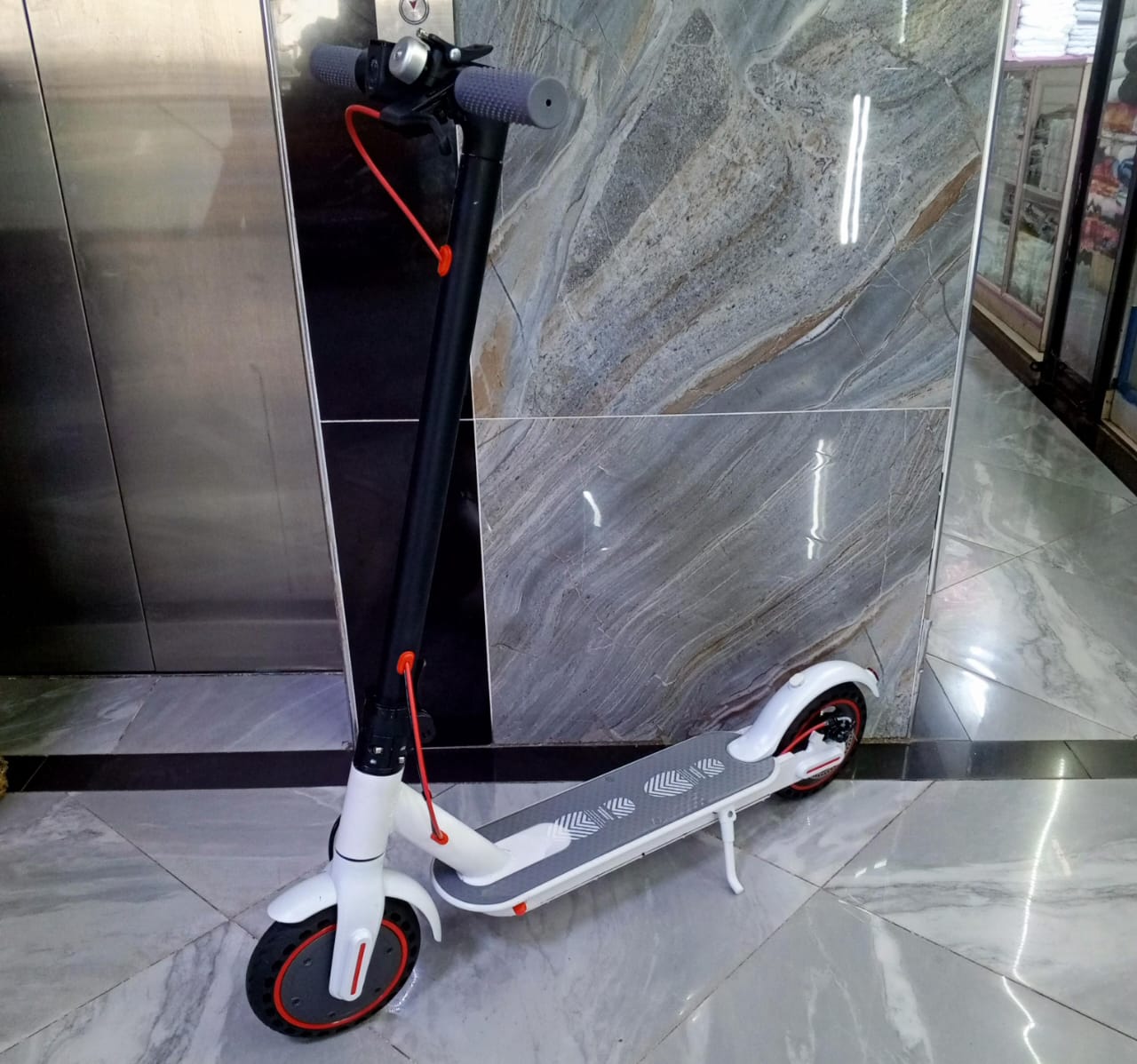 Electric scooter