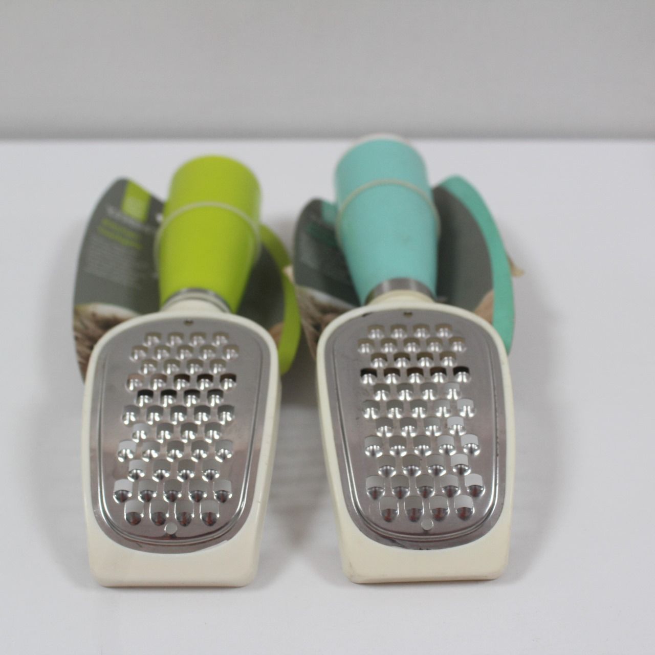 Bended carrot grater