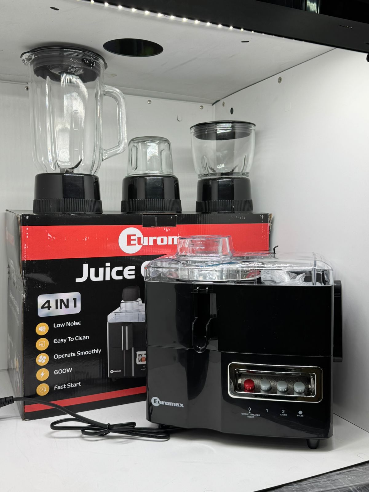 Euromax 4 in 1 food processor 600w 4-in-1 functionality, likely including juicing, blending, grinding, and milling.
A 600W motor for efficient operation.
Low noise and easy-to-clean design.
Smooth