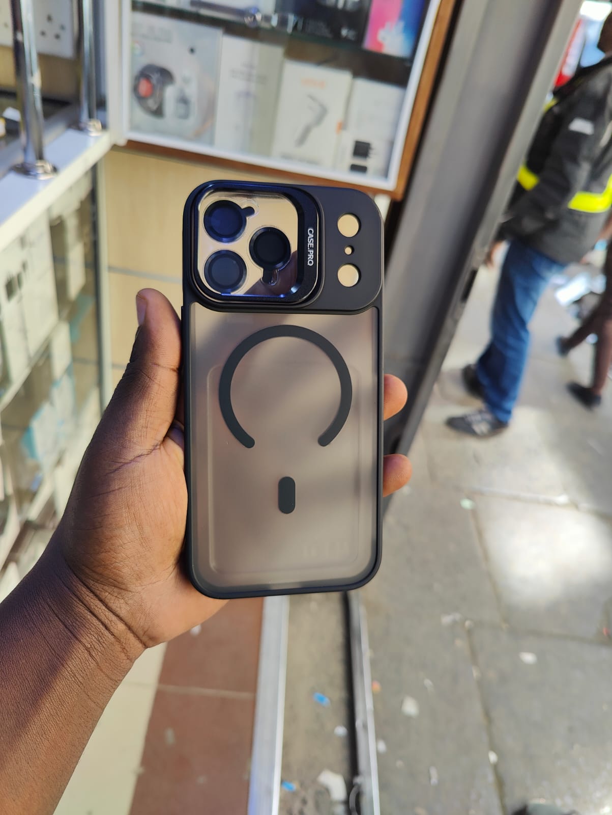 IPHONE 17 Pro Max Cover with Ultra Invisible Metal Holder/ Support Transparent Magnetic Mobile Phone Case with Three Camera Lens for Protection Comfortable Grip Phone Case/ Cover