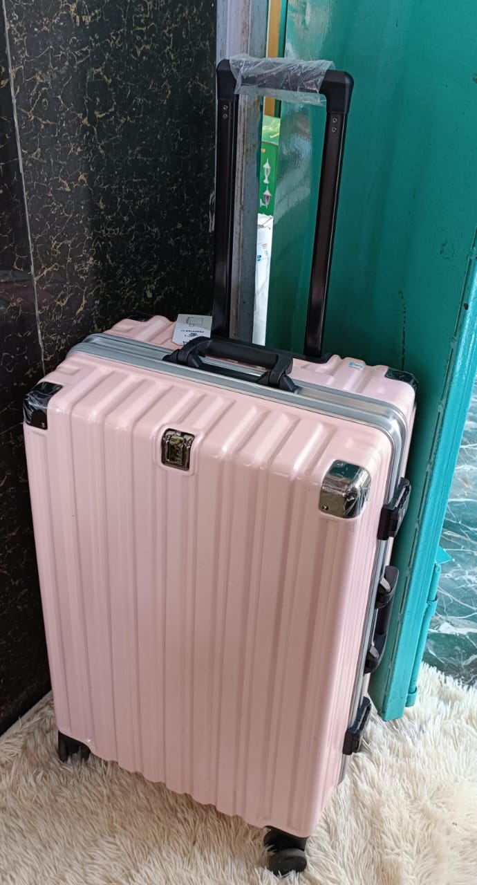 Zipless Suitcase