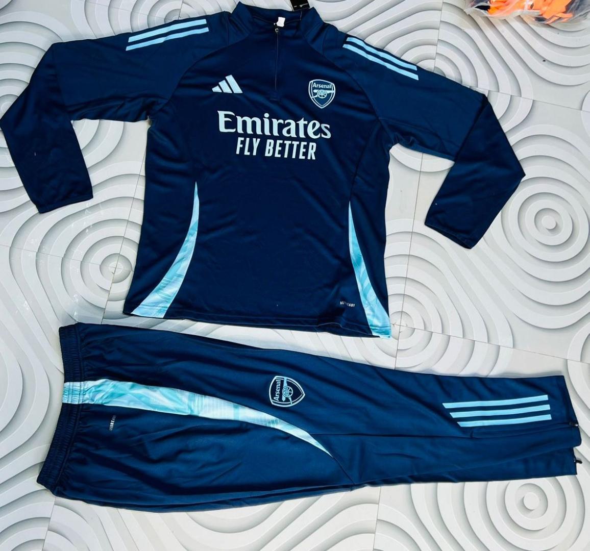 Arsenal Tracksuit. M, L
