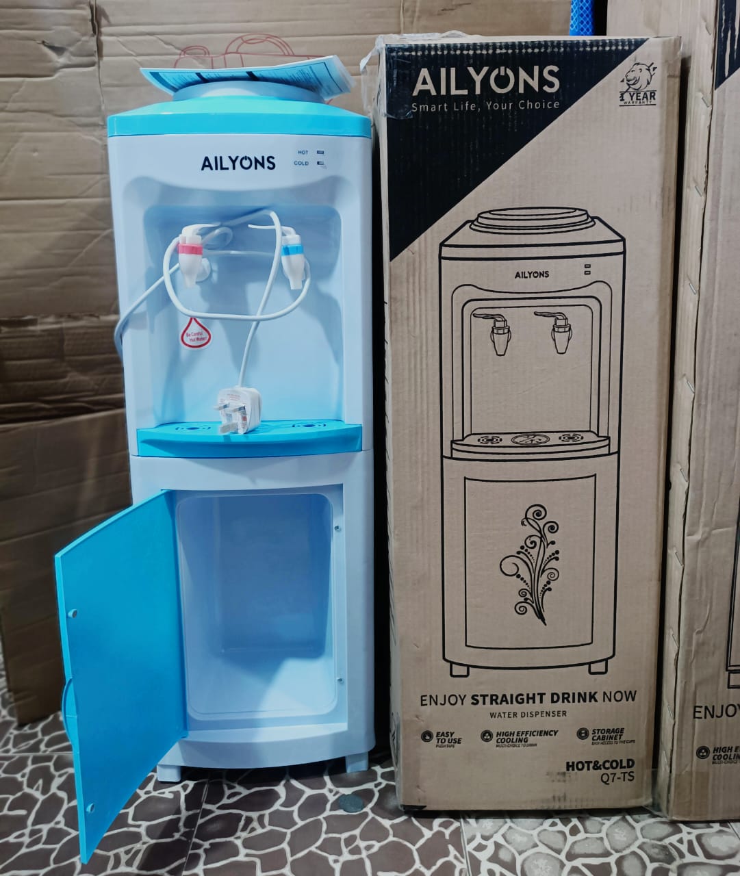 ▪️HOT▪️COLD▪️🪄SHOP NOW🪄AILYONS 2 Taps Hot And Cold Stand Alone Water Dispenser Free Standing Dispenser Q7-TS.Silicon water Outlet Pipe
Electric Cooling 
Hot & Cold 
ABS material body
