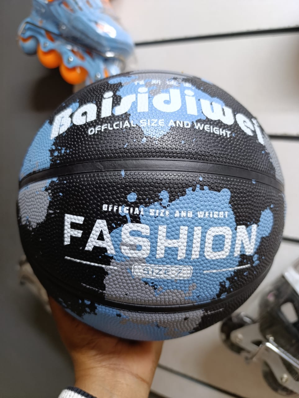 ✅️PERFECT GRIP✅️⚡Size 7 quality basketball 🏀.Durable basketball ball and practical top Sales Item
New and of high quality
 
Durable and really easy to use
Also perfect for outdoor activities like fam