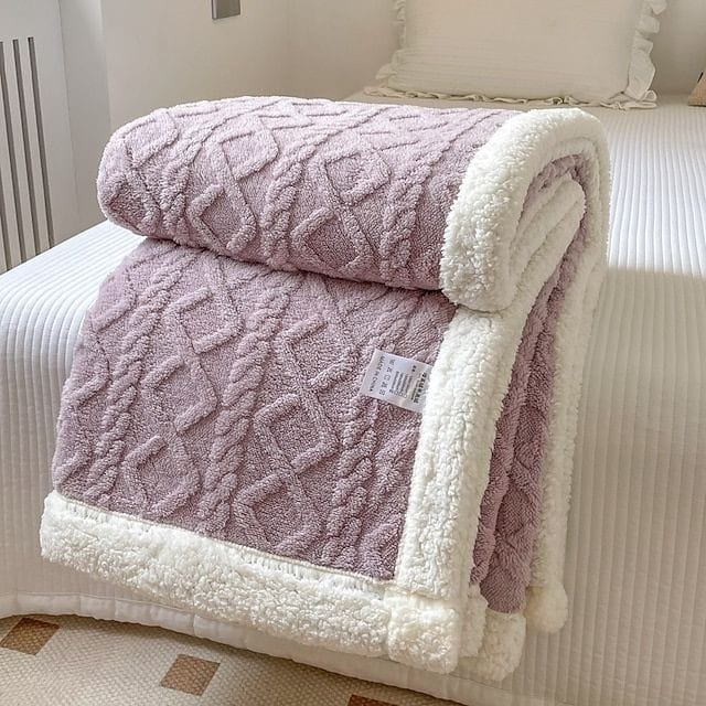 WARM FLEECE BLANKETS - Size 200cm by 230cm