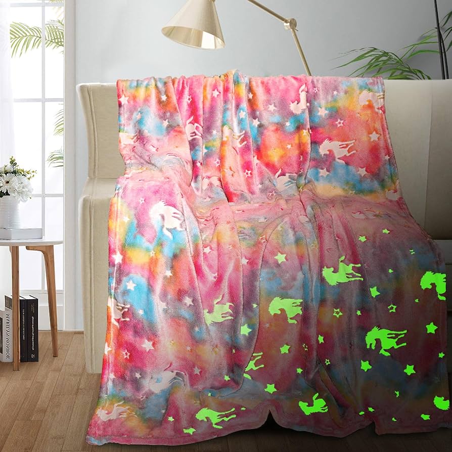 🫒🪻Glow It  I. The Dark🍊🫒Magic glow in the dark fleece blanket.Soft & Warm - This throw Blanket is made up of Super Soft Fleece Fabric, skin friendly. Warm & Cozy can be used in all seasons.