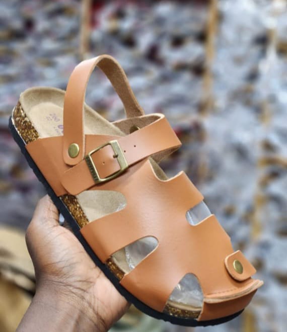 Original Men's Shoes Slippers Beach Sandals Slippers Household Shoes Durable Shoe Slippers Open Men Sandals With straps behind.