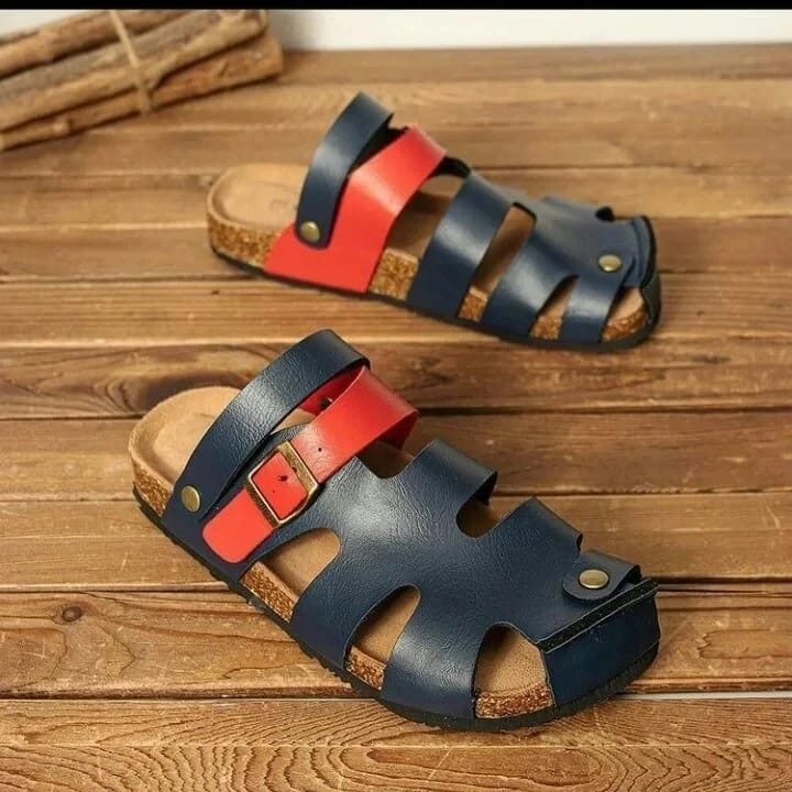 Original Men's Shoes Slippers Beach Sandals Slippers Household Shoes Durable Shoe Slippers Open Men Sandals With straps behind.