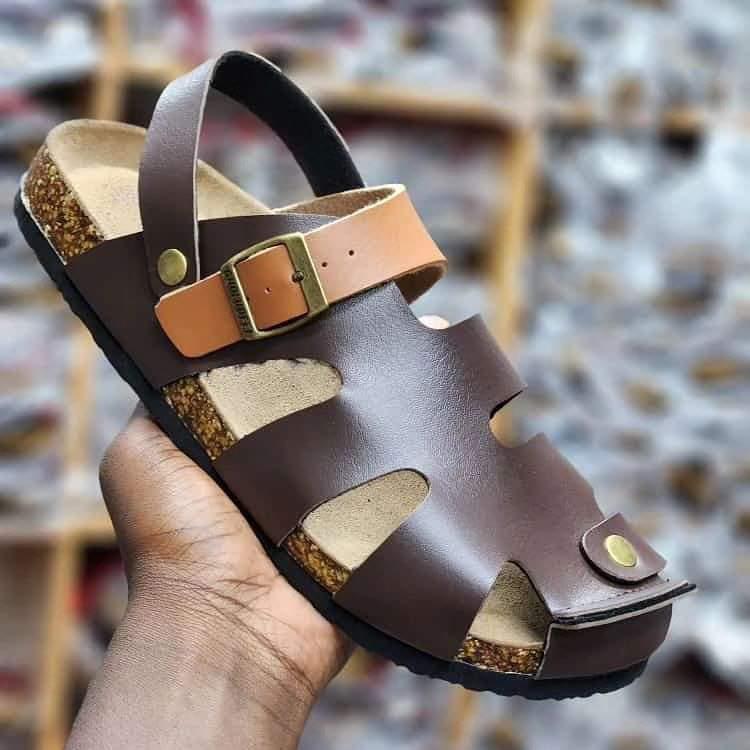 Original Men's Shoes Slippers Beach Sandals Slippers Household Shoes Durable Shoe Slippers Open Men Sandals With straps behind.