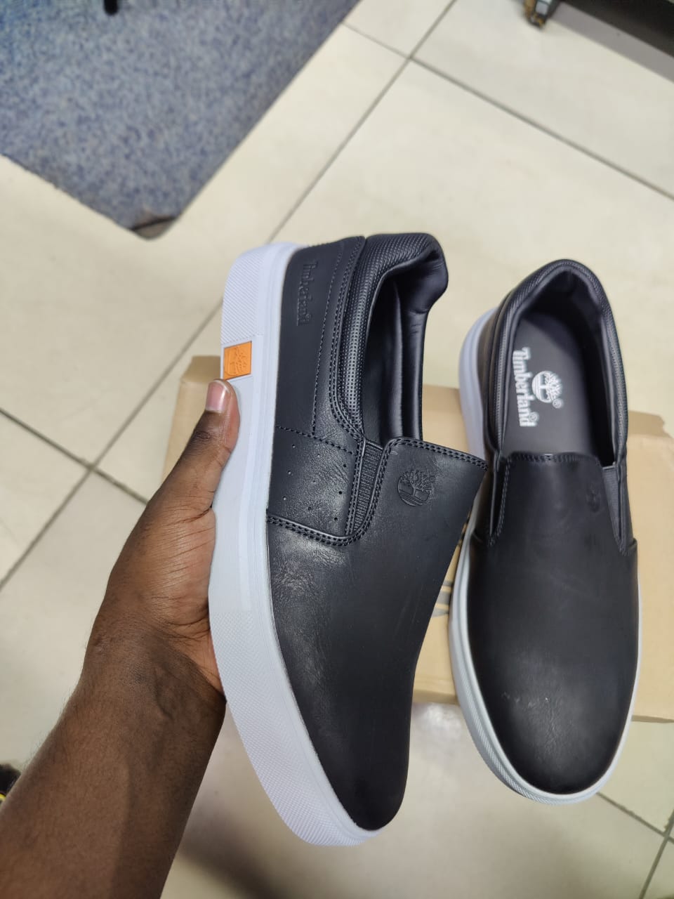 QUALITY LACELESS TIMBERLAND CASUALS