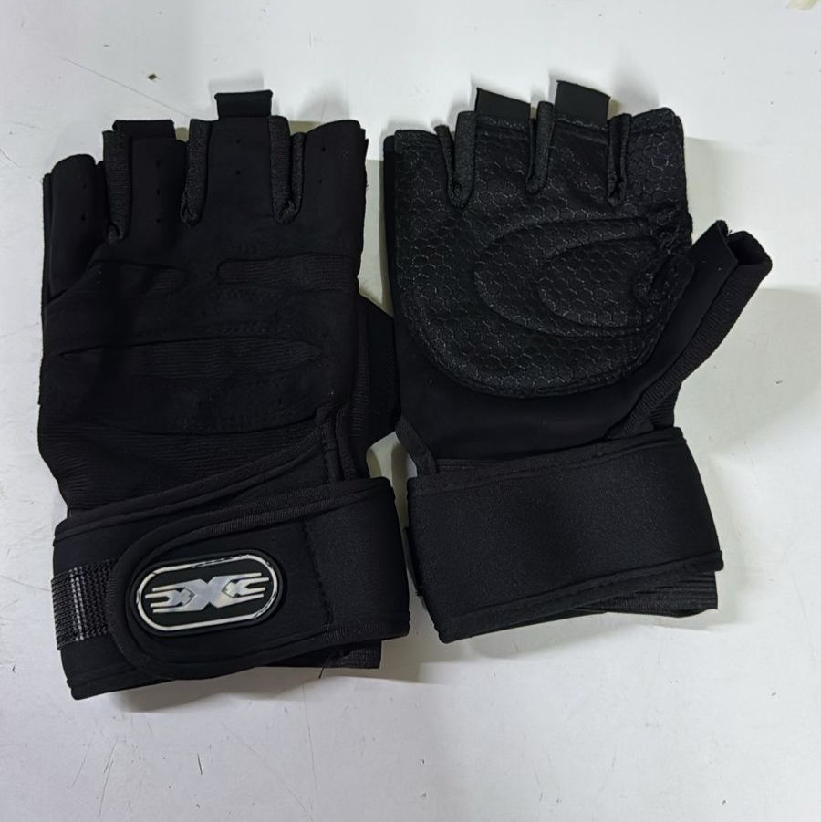 Black Weightlifting Gloves: Half-Finger Breathable Padded Palms Adjustable Wrist Straps Quick-Dry Polyester Grip Protection Callus Prevention Gym Cross-Training Cycling Gift preventing calluses