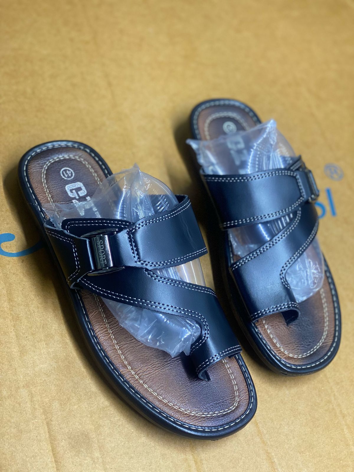 New Clarks sandals in town ⚡️💥leather men's open shoes💯🔥