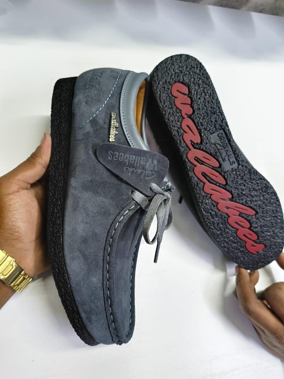 👞✨ Classic Clarks WALLABIES Suede Loafers – Comfort, Style & Everyday Elegance ✨👞Step out in timeless style with these premium suede loafers, designed for men who value comfort, durability