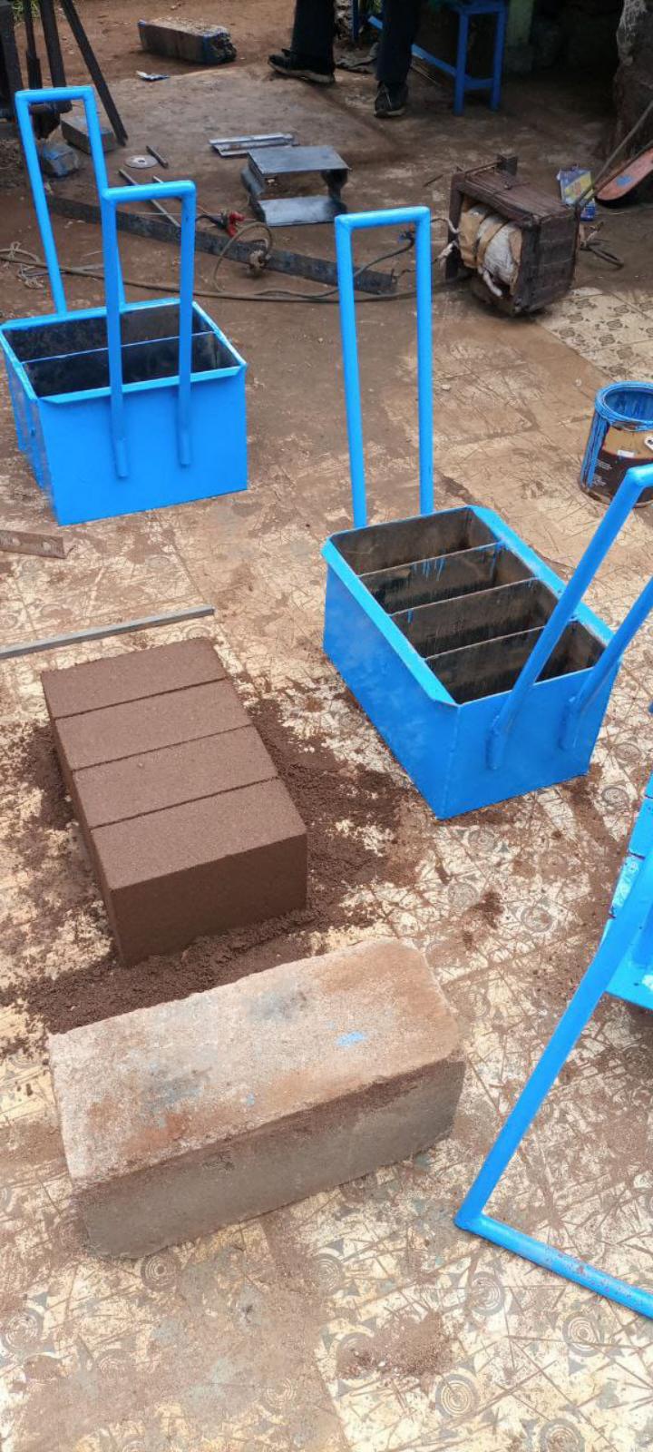 4 in 1 interlocking block making machine