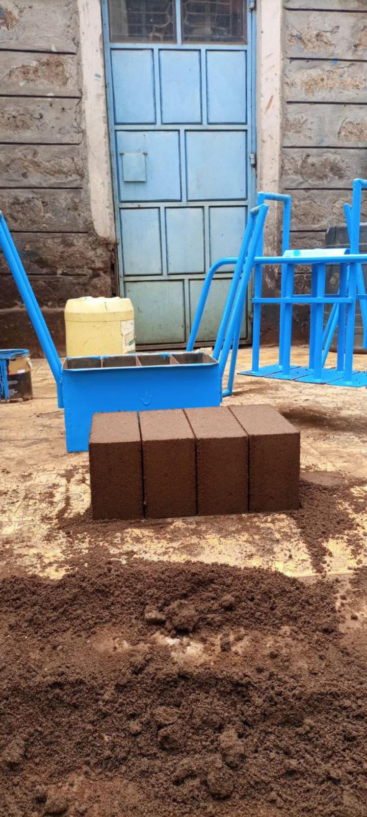 4 in 1 interlocking block making machine