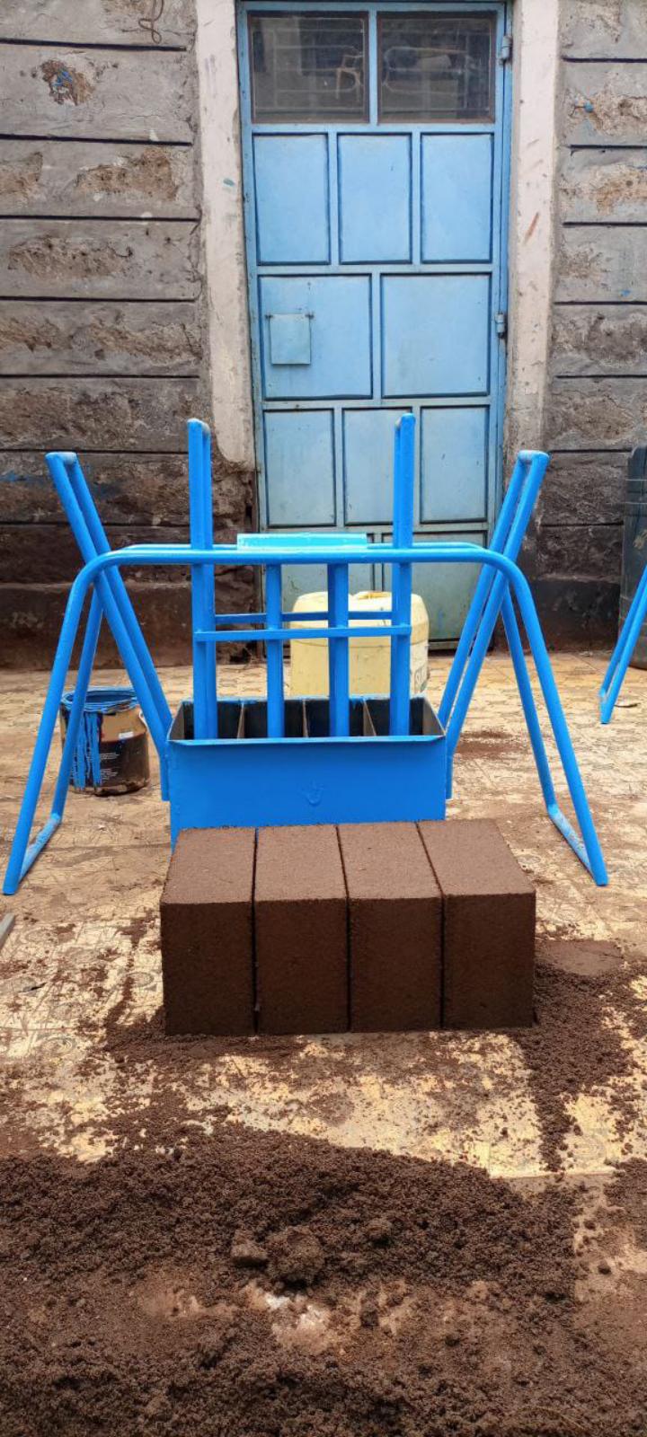 4 in 1 interlocking block making machine