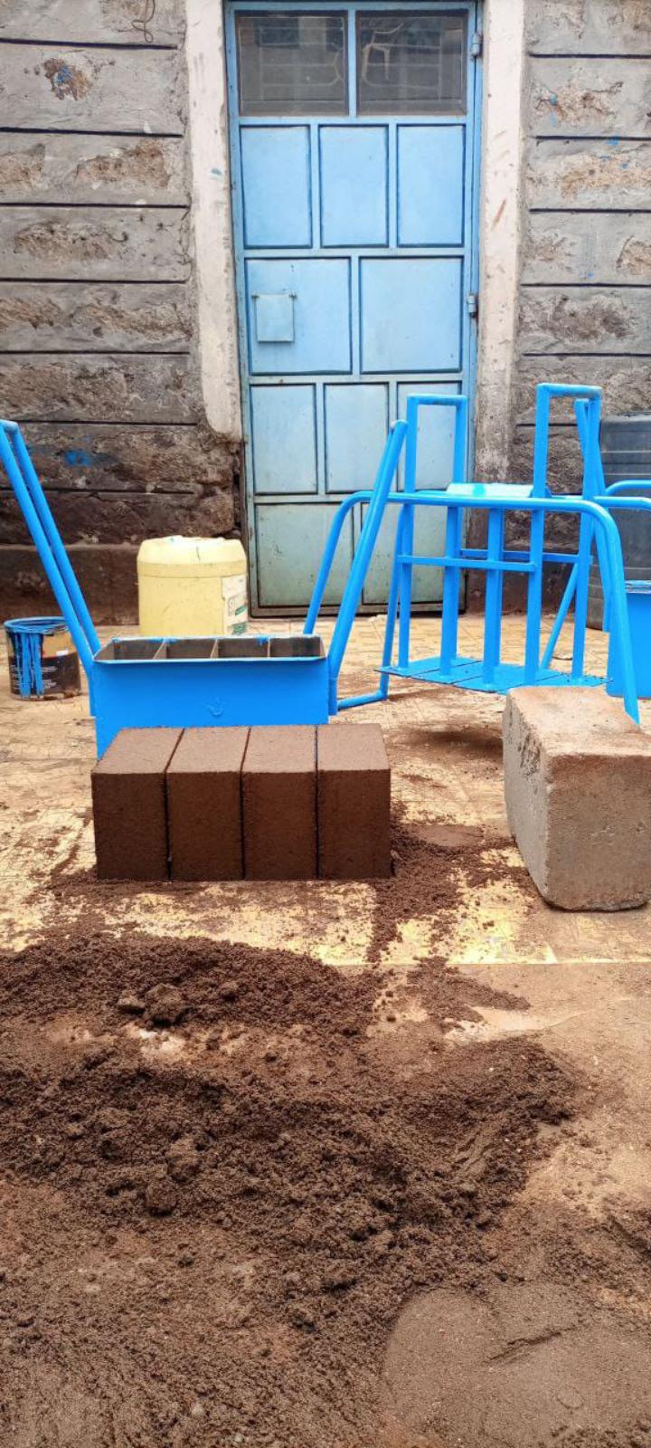 4 in 1 interlocking block making machine