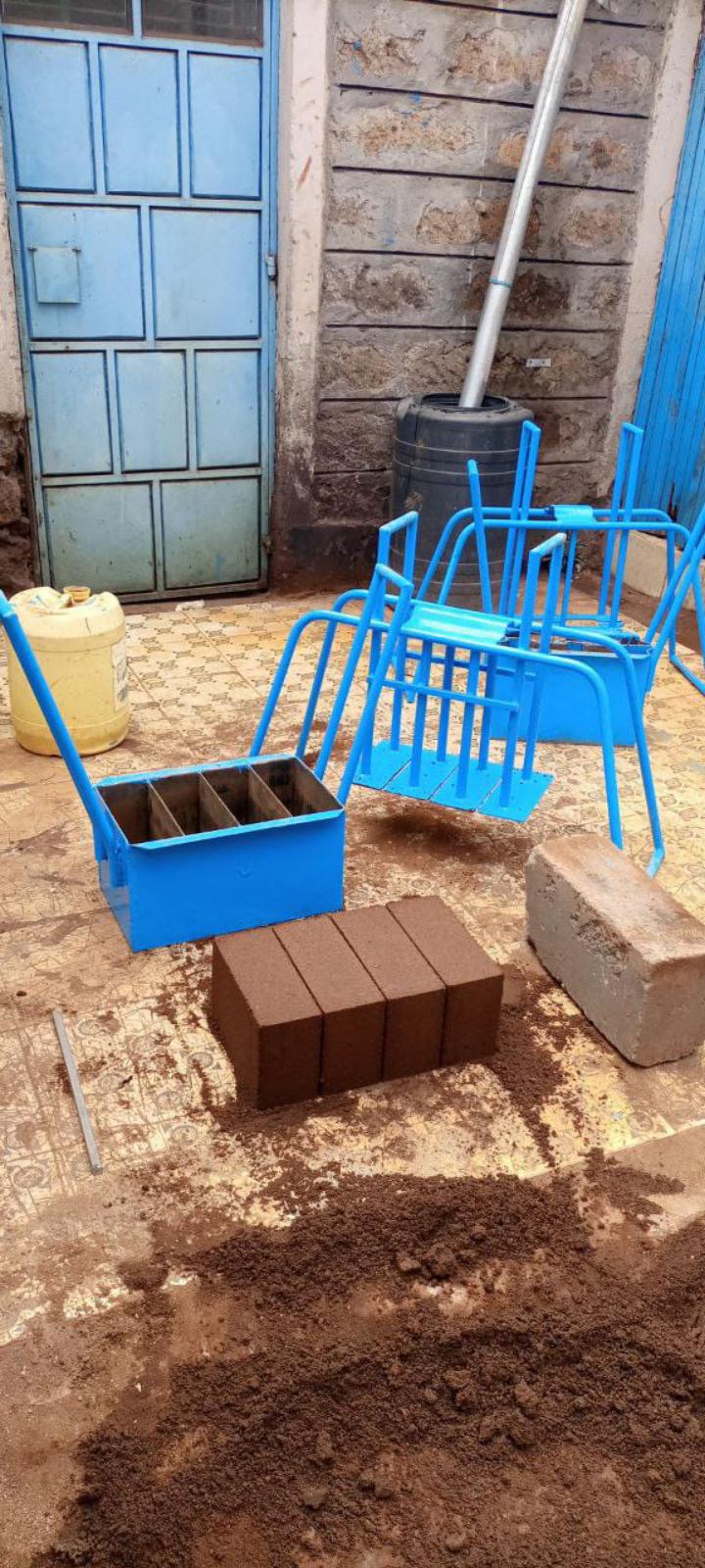 4 in 1 interlocking block making machine