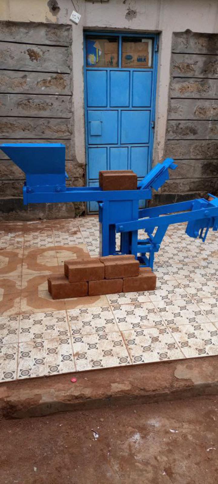 wide press interlocking block making machine