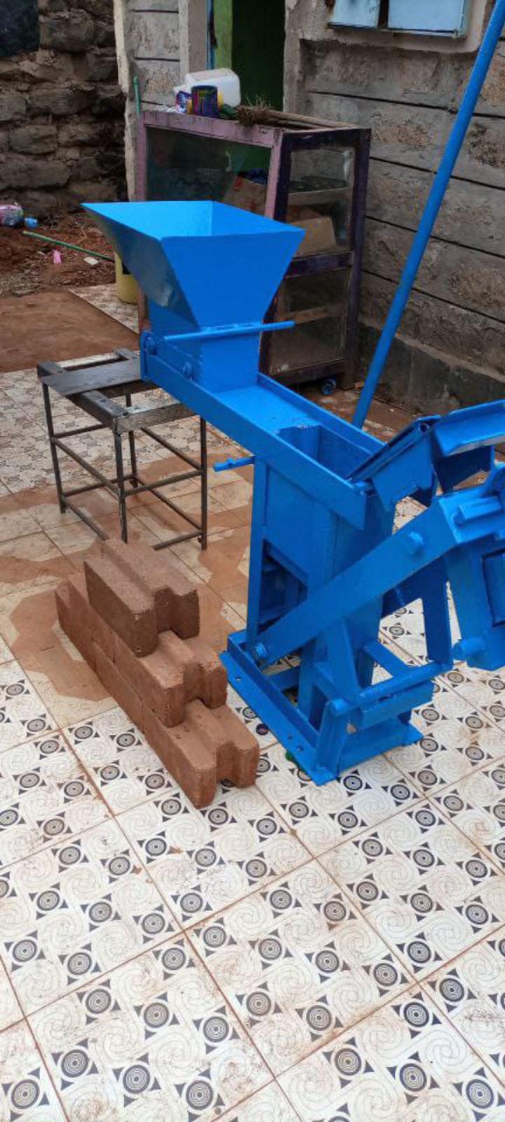 wide press interlocking block making machine