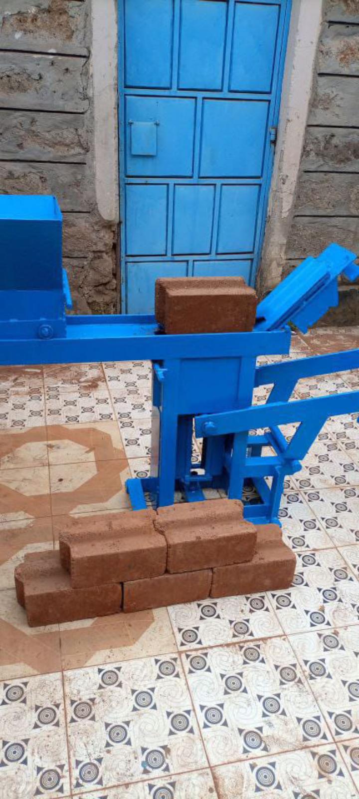 wide press interlocking block making machine