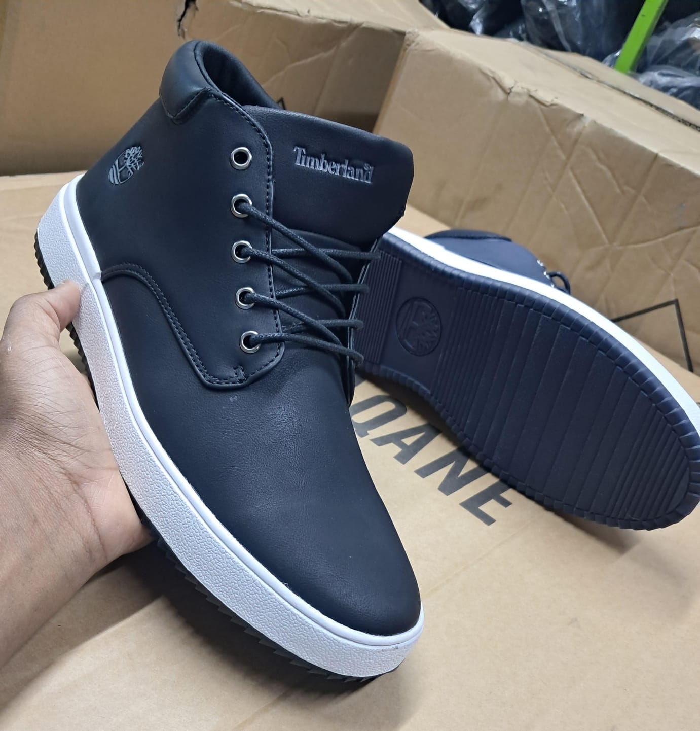 Durable and Stylish Brown Leather Timberland Boots for Men - Waterproof, Slip-Resistant, and Comfortable Footwear for Casual Outfits and Outdoor Activities - High-Quality Leather Work Boots