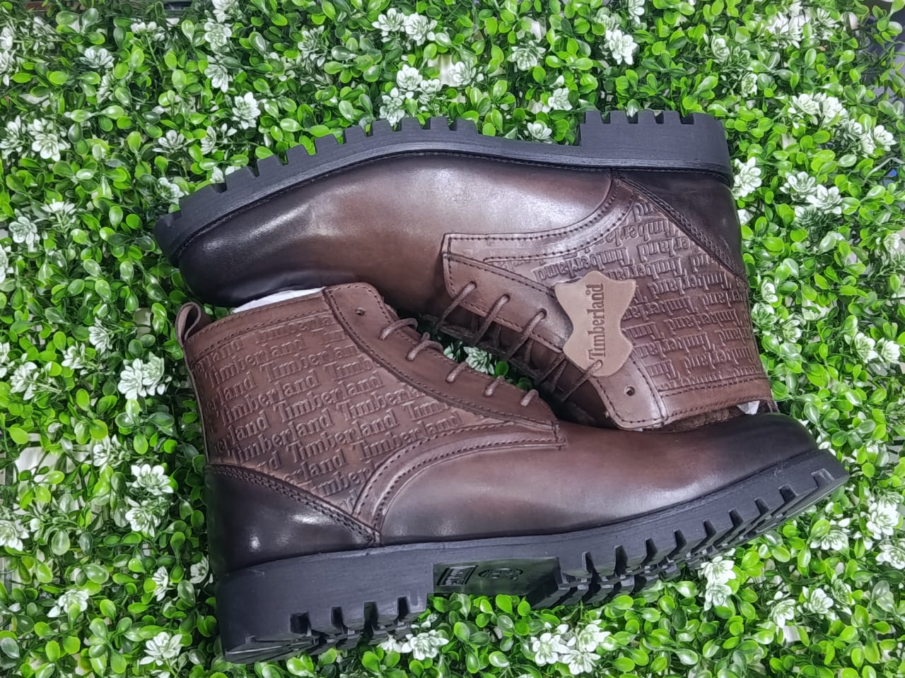 Durable and Stylish Brown Leather Timberland Boots for Men - Waterproof, Slip-Resistant, and Comfortable Footwear for Casual Outfits and Outdoor Activities - High-Quality Leather Work Boots
