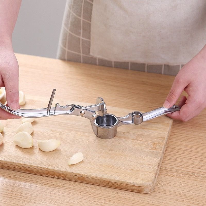 Garlic Press Mincer Ginger Crusher Squeezer Heavy Duty Metal Garlic Presser Chopper Slicer Classic Gadget Kitchen Tool
