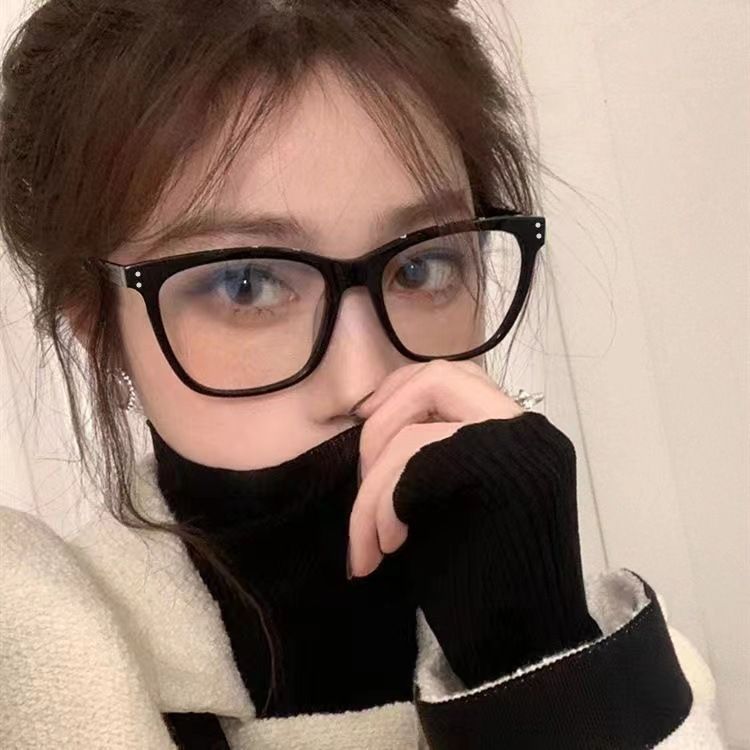 New flat mirror, Xiaohongshu, retro small frame anti blue light glasses, popular face enhancing small box glasses
