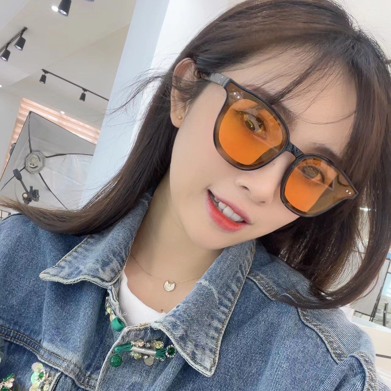 New internet famous sunglasses for women, Korean version, square shaped sunglasses for men, personalized anti UV black frame glasses