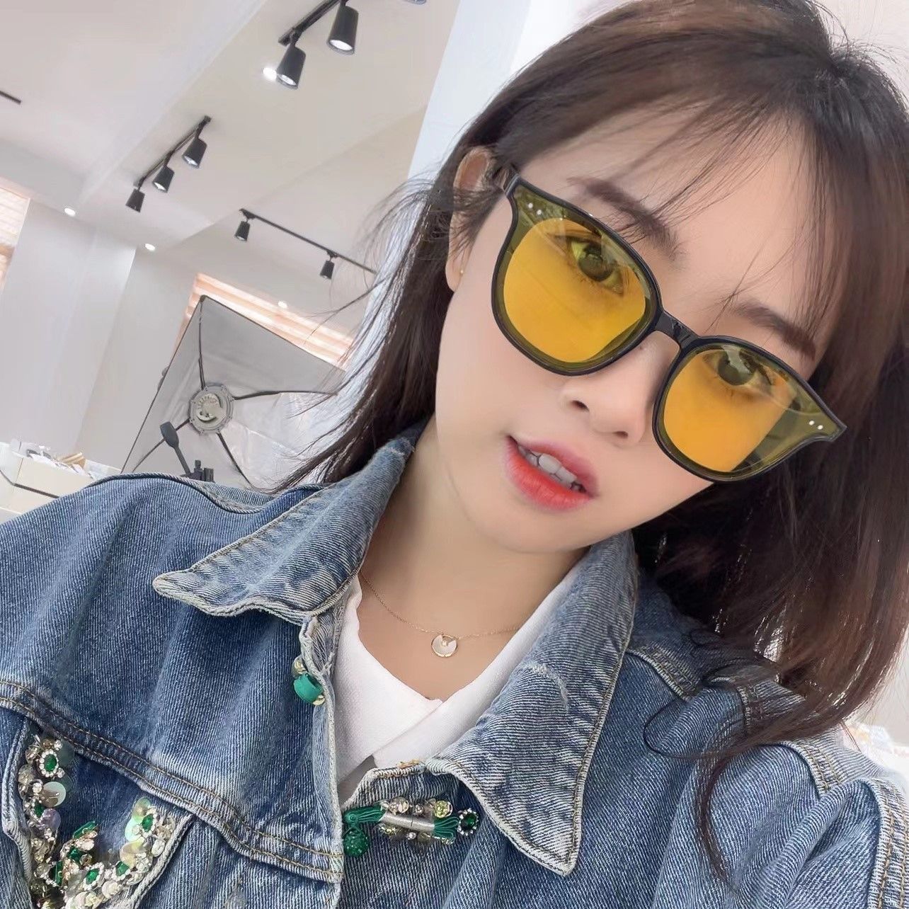 New internet famous sunglasses for women, Korean version, square shaped sunglasses for men, personalized anti UV black frame glasses