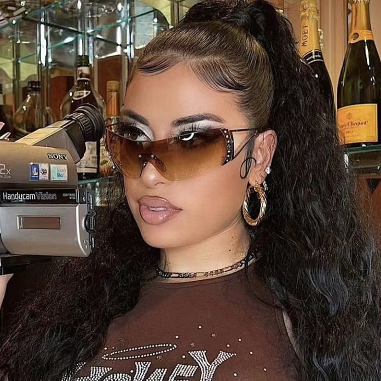 European and American retro diamond studded sunglasses, millennium vintage Y2K hot girl sunglasses, cross-border future technology sports sunglasses