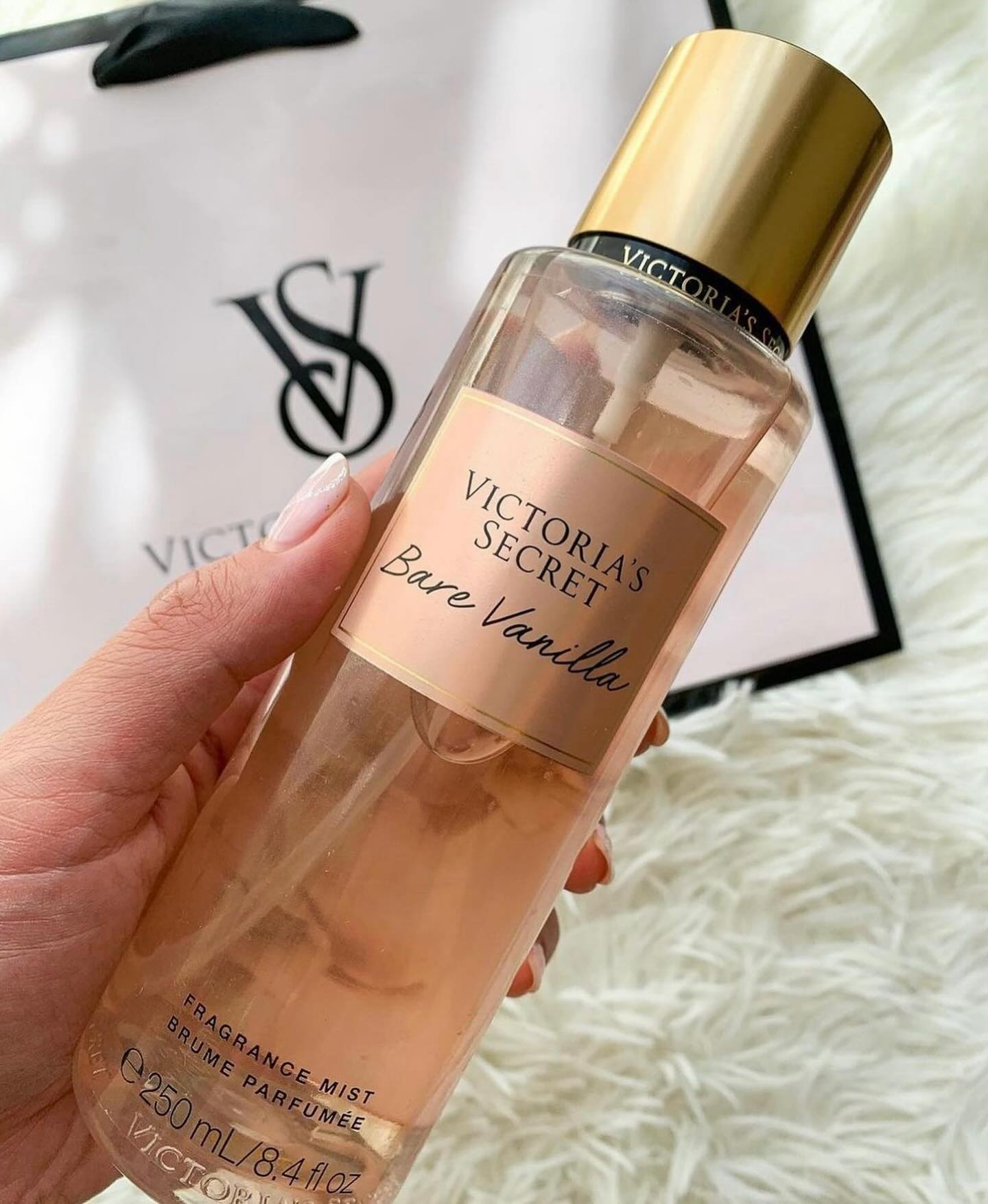 Victoria's Secret Bare Vanilla La Creme Fragrance Mist 250ml - Romantic Perfume For Women - Long-Lasting, Non-Irritating, Multi-Purpose Spray Fragrances for Women Girls Body Signaaure Collections