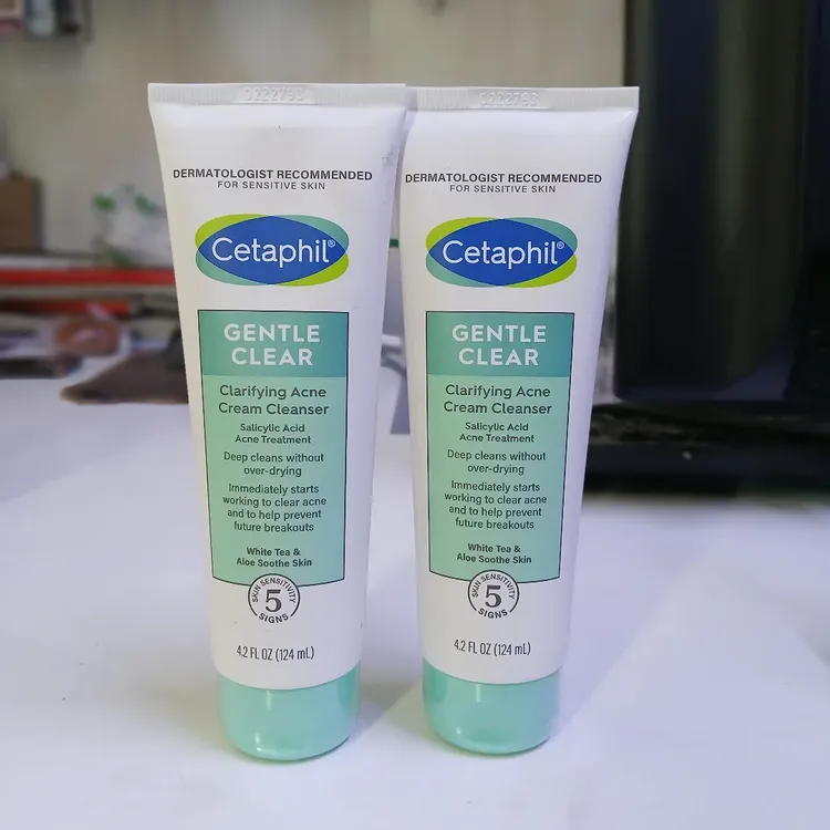 Cetaphil Acne Gentle Clear Cleanser 124ml | 2.6% Benzoyl Peroxide Acne Treatment, Clears Breakouts Fast, Targets Acne-Causing Bacteria, Zinc & Licorice Root for Sensitive Skin