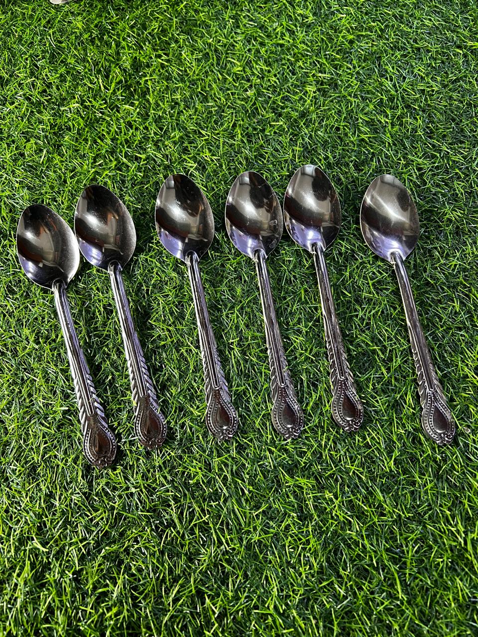 12pcs Table Tea Spoons
Upgrade your tea time with this elegant 12-piece set of table tea spoons. Perfectly sized for stirring your tea or coffee, these spoons combine style and practicality for everyd