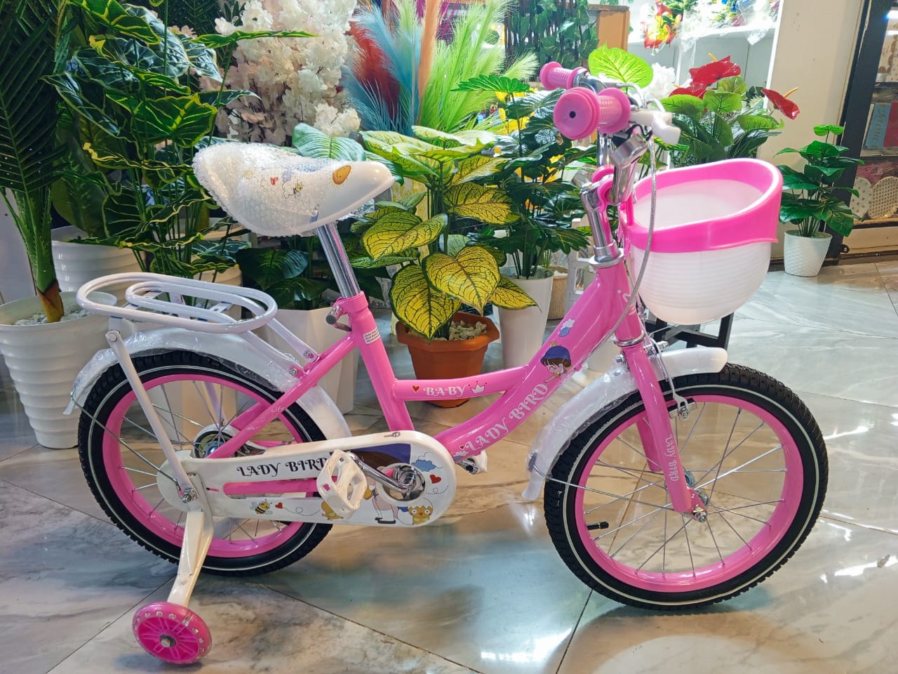Size 12 Kids Bicycle – Ride, Play & Explore!
Let your little one roll into fun with this vibrant 12-inch kids’ bike, perfectly built for beginners! Sturdy, safe, and stylish — it features training whe