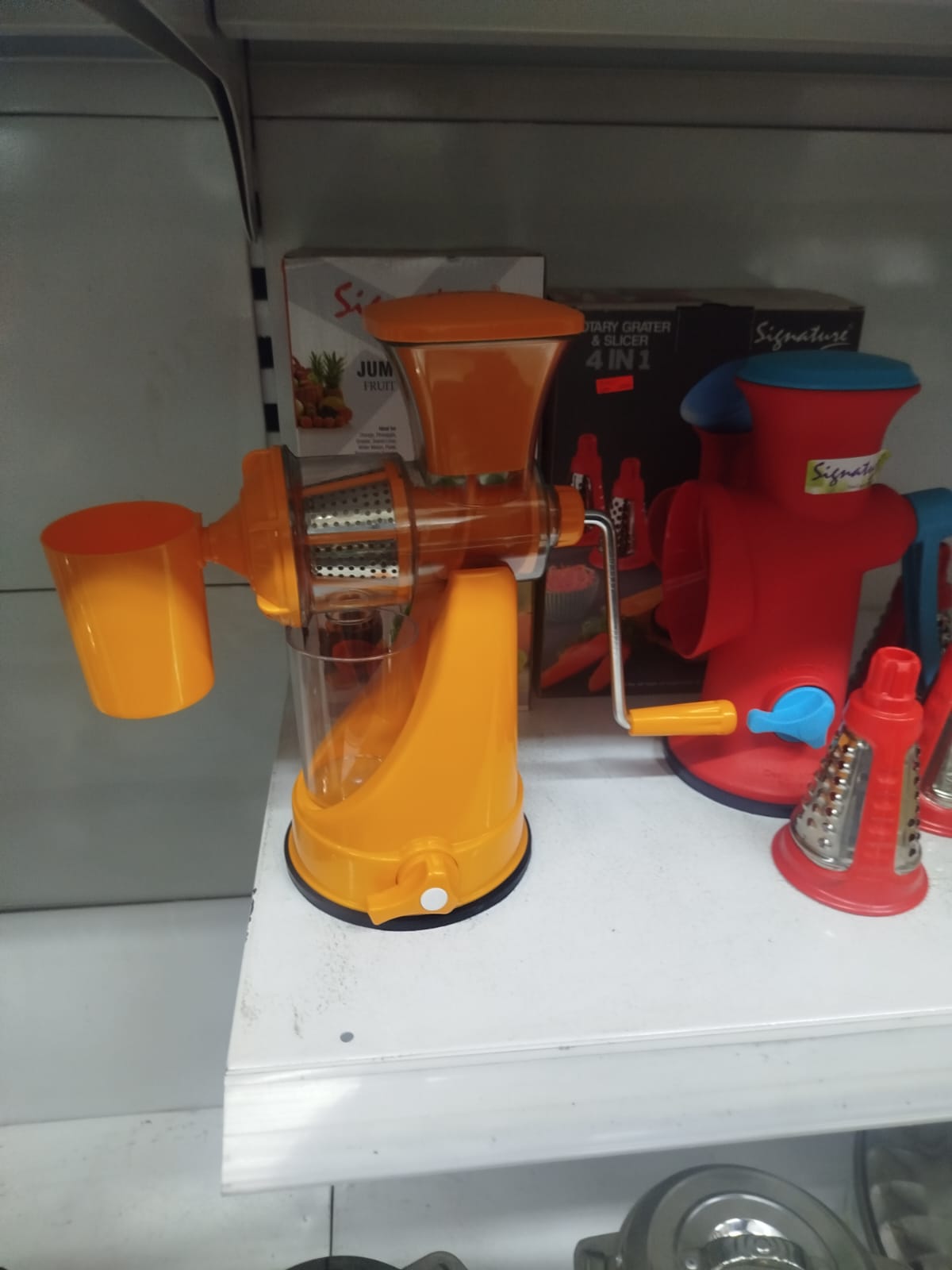 Signature Jumbo Juicer 🔥
Turn fresh fruits and veggies into tasty, nutritious juices in seconds with this powerful and reliable juicer—perfect for home kitchens, parties, and everyday healthy living!