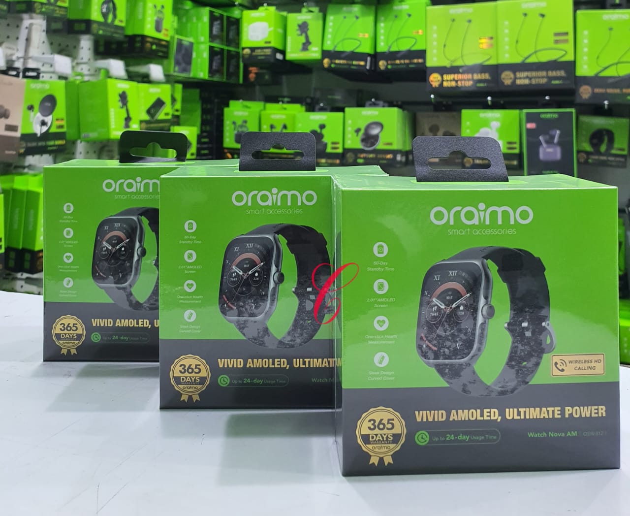 Oraimo smart watch Nova AM, OSW 812
Vivid Amoled screen
Curved surface
Make and receive calls 
Water and dust proof
Monito health,Pressure and heart rate
Upto 28 days usage time and 60days stand by