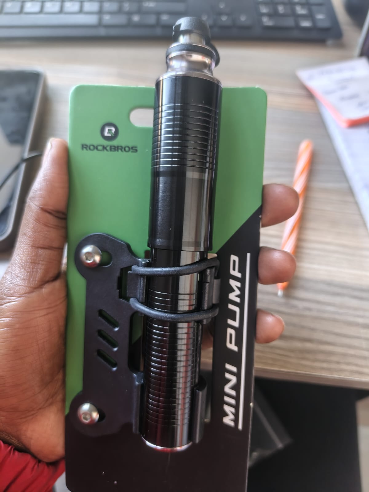 Mini bike pump