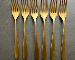 Gold Table Forks Set of 6pcs 20.5cm, Gold Titanium Plating Stainless Steel Dinner Fork Set for Home, Restaurant, Daily Dinning, Easy to Clean and Dishwasher Safe