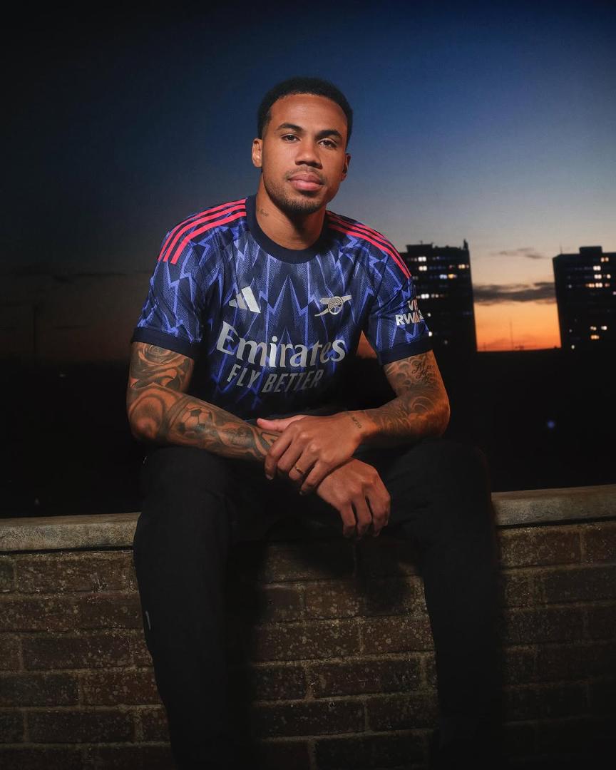 ARSENAL NEW 2025/26 ORIGINAL AWAY PLAYER VERSION KIT.