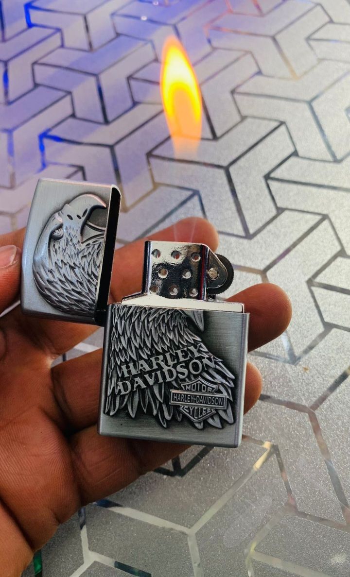 Vintage metallic refillable gas zippo Lighter
